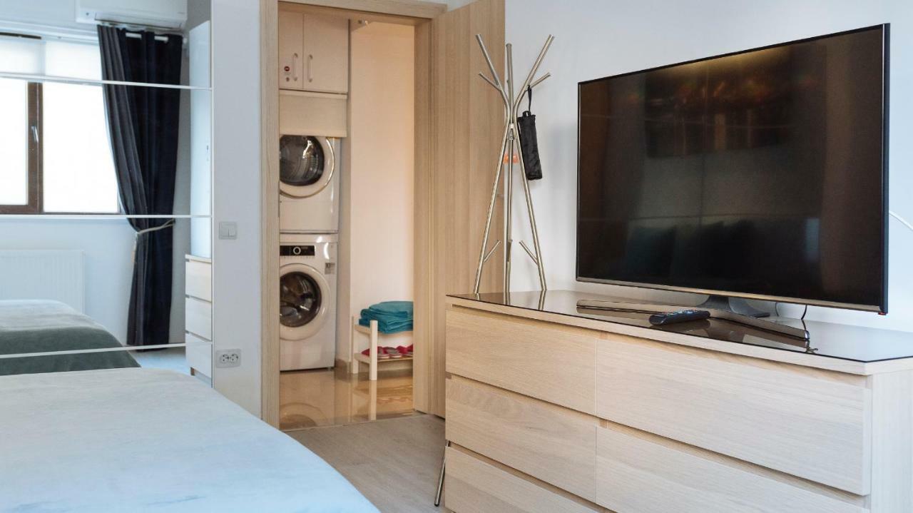 Luxury Flat 8 Near Metro Apartment Bucharest Exterior photo
