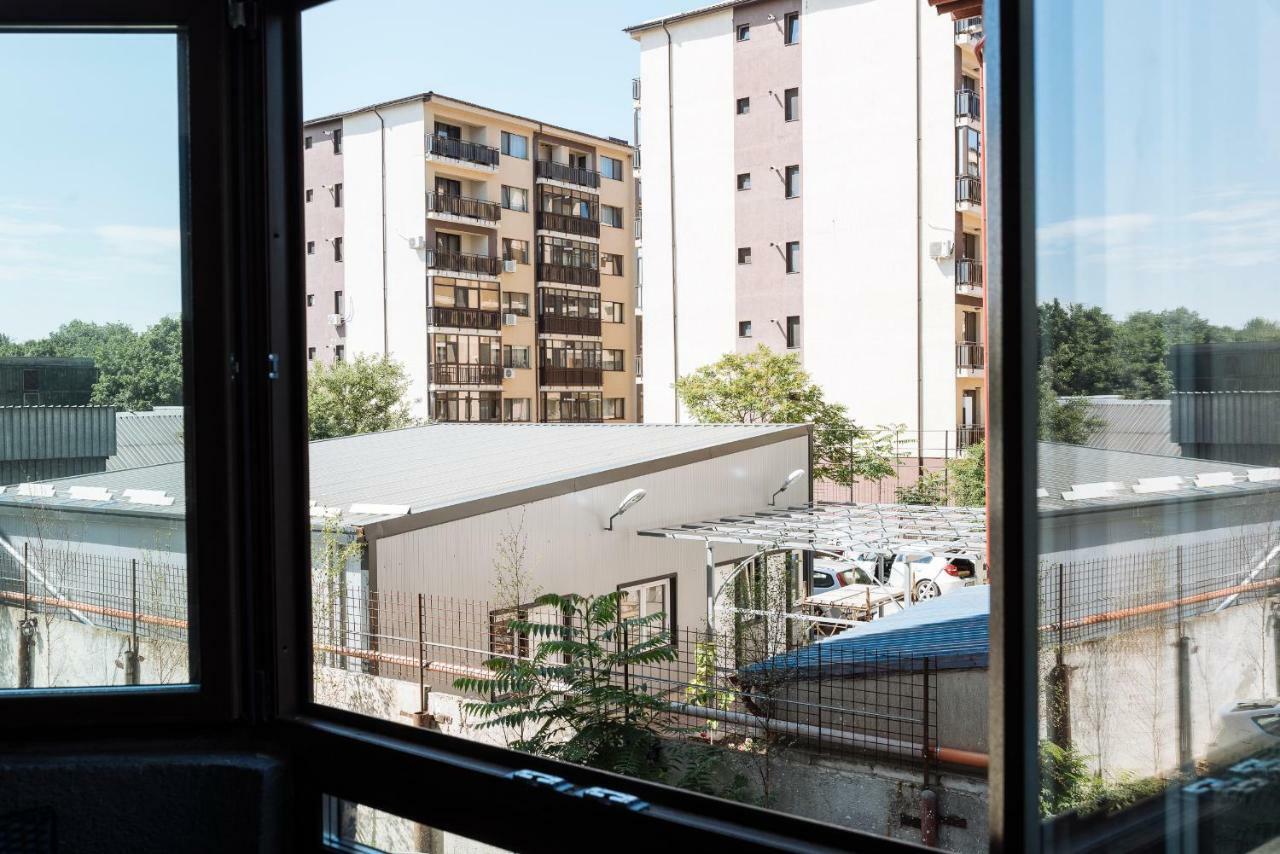 Luxury Flat 8 Near Metro Apartment Bucharest Exterior photo